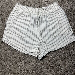 Time and Tru linen blend shorts